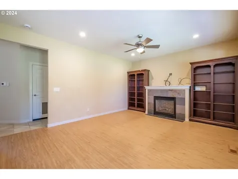2121 Mayfly Street Lebanon OR 97355