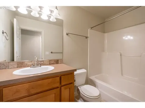 2121 Mayfly Street Lebanon OR 97355