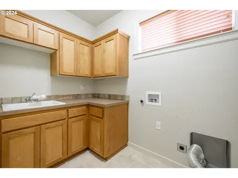 2121 Mayfly Street Lebanon OR 97355