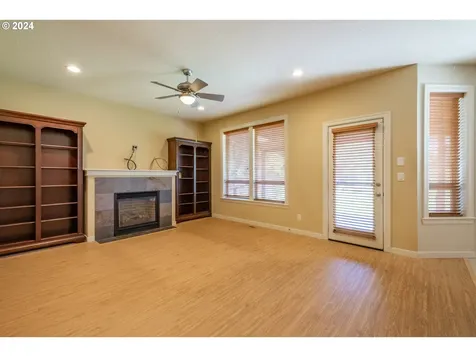 2121 Mayfly Street Lebanon OR 97355