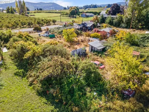 3950 Portland Drive Hood River OR 97031