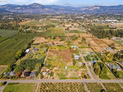 3950 Portland Drive Hood River OR 97031