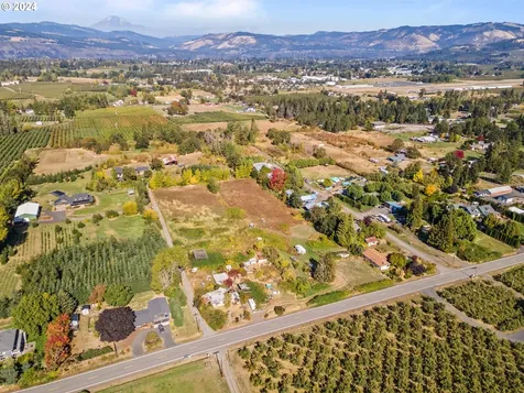 3950 Portland Drive Hood River OR 97031