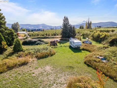 3950 Portland Drive Hood River OR 97031
