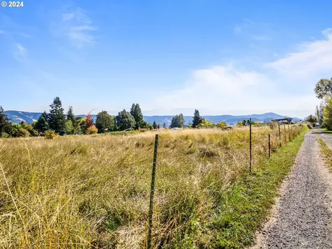 3950 Portland Drive Hood River OR 97031