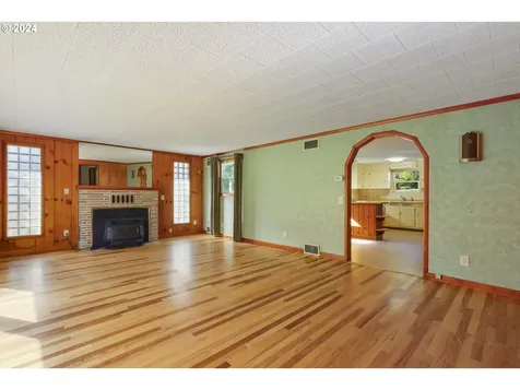 1370 Tucker Road Hood River OR 97031