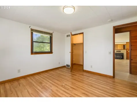 1370 Tucker Road Hood River OR 97031