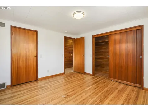 1370 Tucker Road Hood River OR 97031