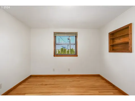 1370 Tucker Road Hood River OR 97031