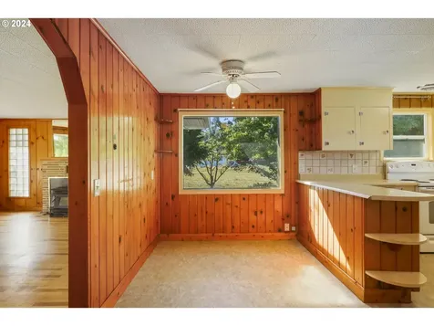 1370 Tucker Road Hood River OR 97031