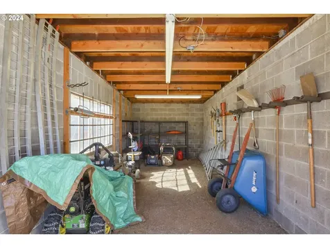 1370 Tucker Road Hood River OR 97031
