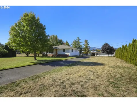 1370 Tucker Road Hood River OR 97031