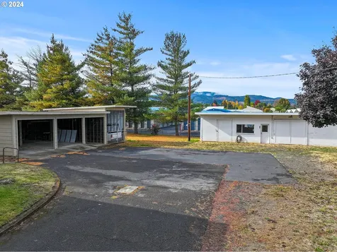 1370 Tucker Road Hood River OR 97031
