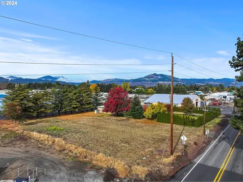 1370 Tucker Road Hood River OR 97031