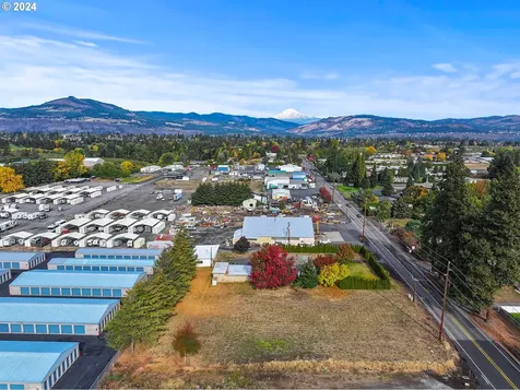 1370 Tucker Road Hood River OR 97031