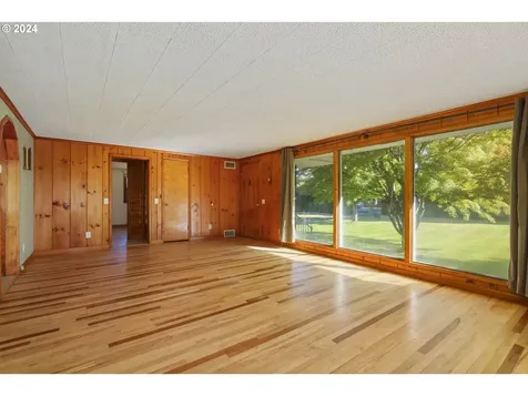 1370 Tucker Road Hood River OR 97031