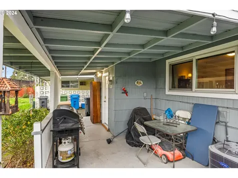 1450 Rainier Road Woodburn OR 97071