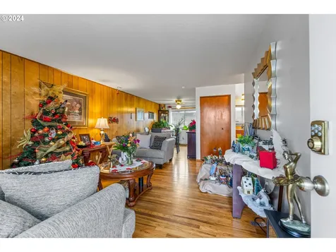 1450 Rainier Road Woodburn OR 97071