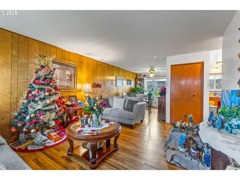 1450 Rainier Road Woodburn OR 97071