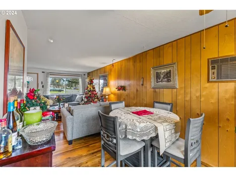 1450 Rainier Road Woodburn OR 97071