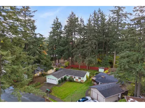 11400 SE Hawthorne Street Portland OR 97216