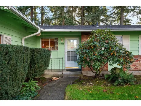 11400 SE Hawthorne Street Portland OR 97216