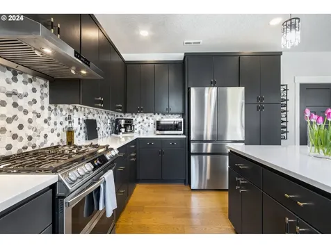 2857 NW Mount Ashland Lane Mcminnville OR 97128