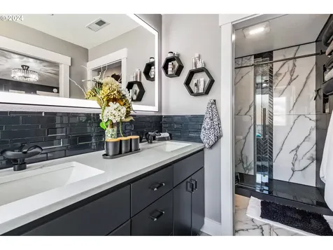 2857 NW Mount Ashland Lane Mcminnville OR 97128