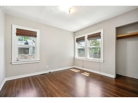 5604 Se Holgate Boulevard Portland OR 97206