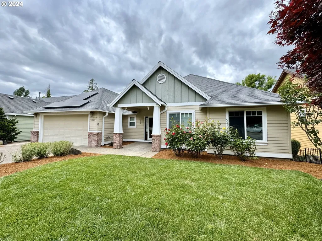 3723 10th Street Hubbard OR 97032