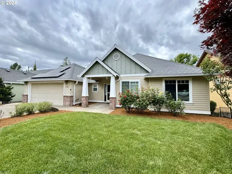 3723 10th Street Hubbard OR 97032
