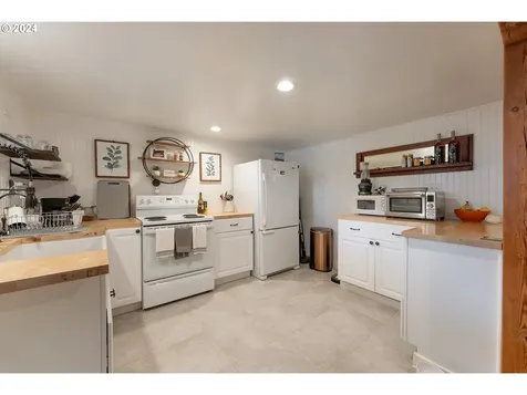 857 Se Watson Street Roseburg OR 97470