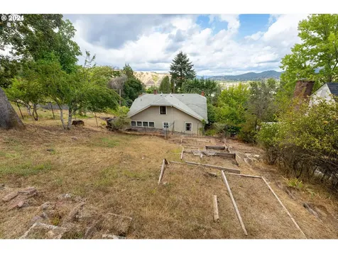 857 Se Watson Street Roseburg OR 97470