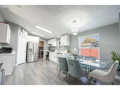 2056 Childs Avenue NE Salem OR 97301