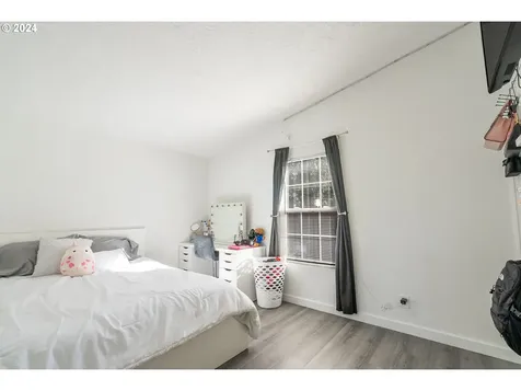 2056 Childs Avenue NE Salem OR 97301