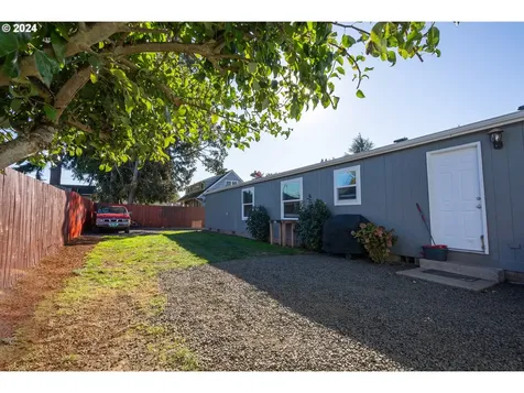2056 Childs Avenue NE Salem OR 97301