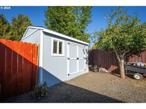 2056 Childs Avenue NE Salem OR 97301