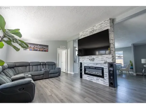 2056 Childs Avenue NE Salem OR 97301
