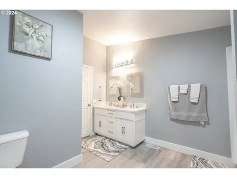 2056 Childs Avenue NE Salem OR 97301