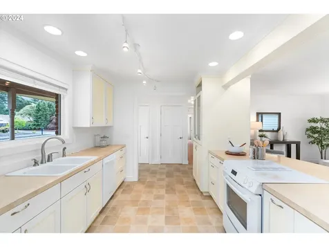 1333 Ne 136th Avenue Portland OR 97230