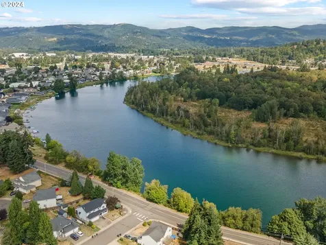 452 Windflower Drive Woodland WA 98674