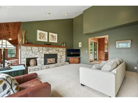 2845 Sw Bucharest Court Portland OR 97225