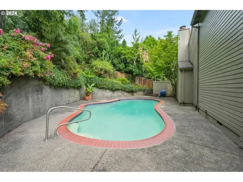 2845 Sw Bucharest Court Portland OR 97225