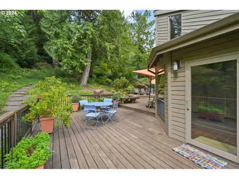 2845 Sw Bucharest Court Portland OR 97225