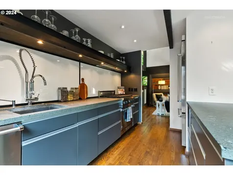 5220 Sw Northwood Avenue Portland OR 97239