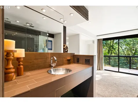 5220 Sw Northwood Avenue Portland OR 97239
