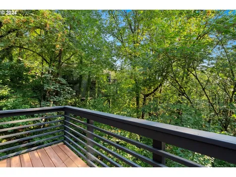 5220 Sw Northwood Avenue Portland OR 97239