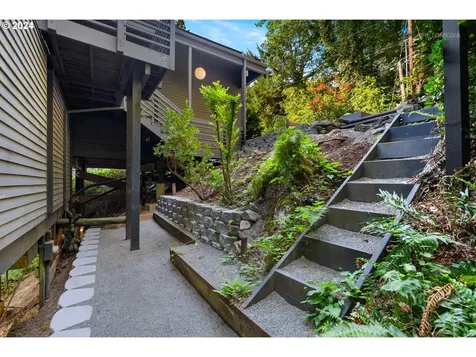 5220 Sw Northwood Avenue Portland OR 97239