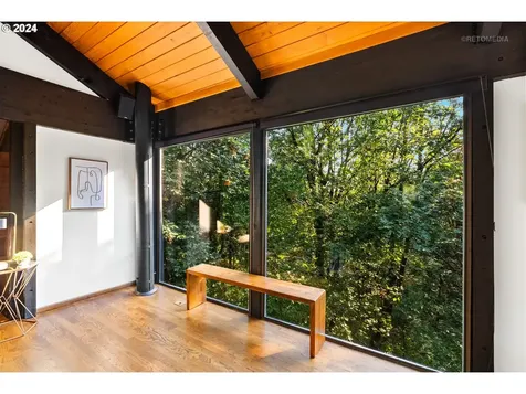 5220 Sw Northwood Avenue Portland OR 97239