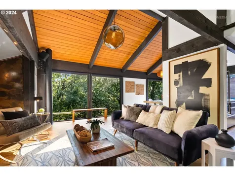 5220 Sw Northwood Avenue Portland OR 97239
